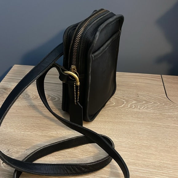 Vintage Coach Black Leather Camera Crossbody Bag - Picture 3 of 9